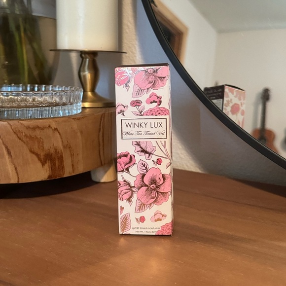 NEW Winky lux spf 30‎ Tinted Moisturizer shade Deep Plus Tint - Picture 1 of 8